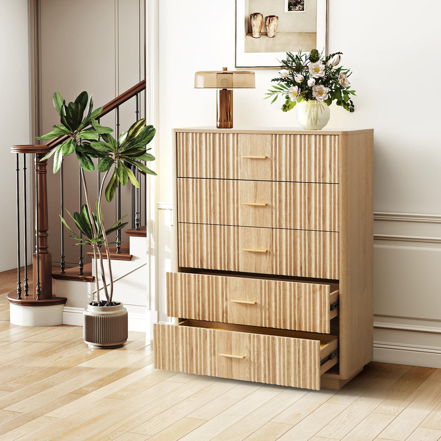 Fluted 5 Drawers Dresser for Bedroom, Wooden Tall Storage Dresser, Modern Chest of Drawers with Metal Handle, Curved Profile Wood Closet Clothes Storage Organizer for Living Room, Hallway, Natural